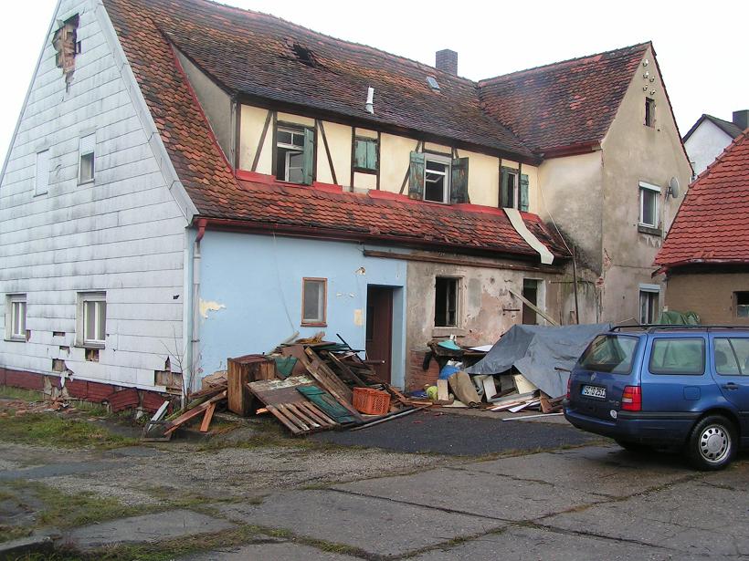 ...der alte Bauernhof...... Vorbereitungen für den Abriß......